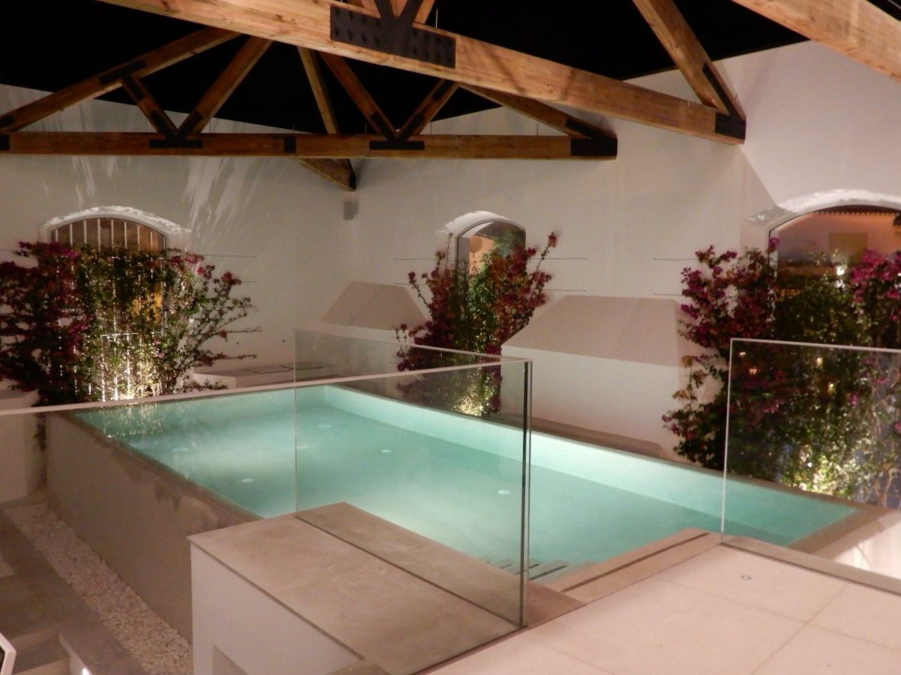 Swimming Pool LED Lights: Why Modern LED Solutions Are Redefining Pool Lighting